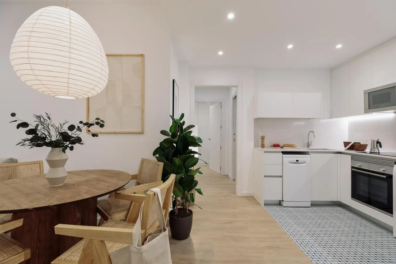 Apartment Praiano - 2 Bedrooms, Balcony And Terrace In Ciutat Vella Barcelona Spain